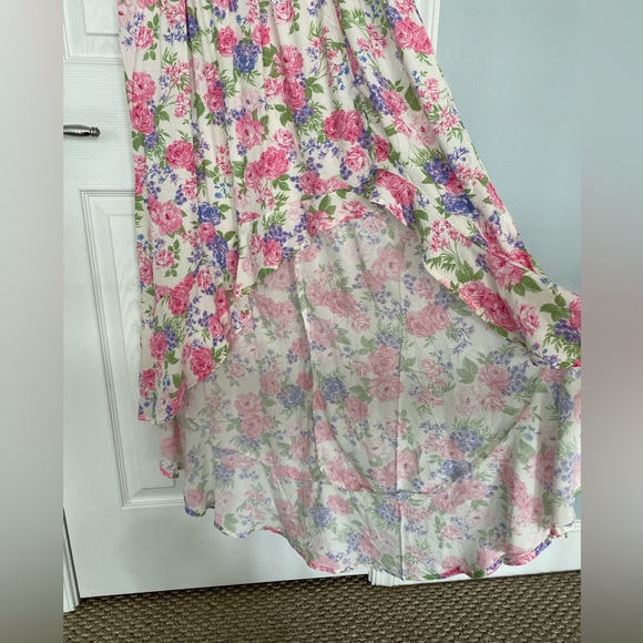 NWT Floral Smocked Puff Sleeve Midi Dress - Picture 4 of 16